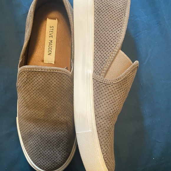 Steve Madden Slip-ons - Picture 2 of 4